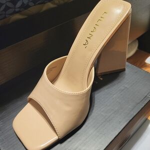 Liliana Tan Heels